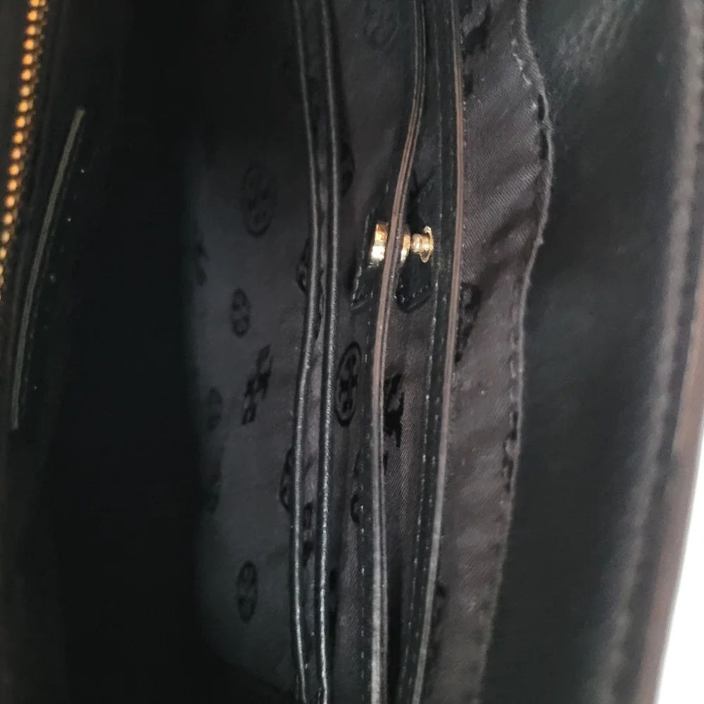 Tory Burch Bryant Quilted Convertible Shoulder Bag in Black Pebbled Leather